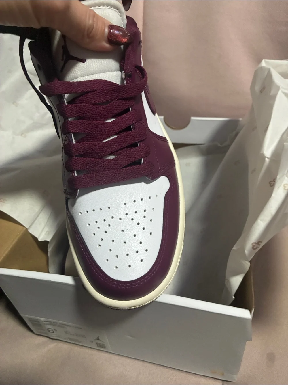 Nike Low Top Sneakers - White & Burgundy